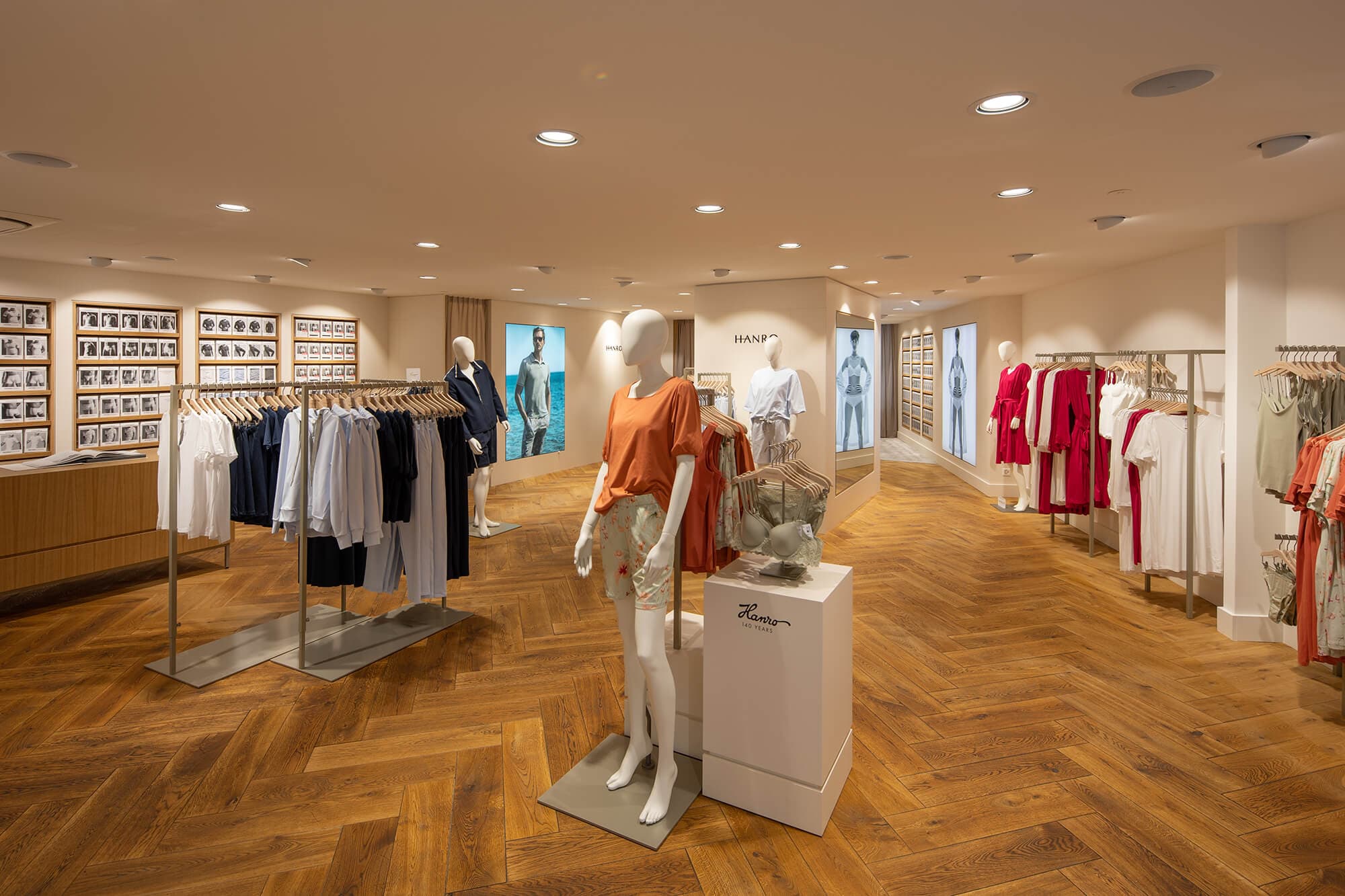 Hanro Zürich Rennweg, Wäsche Eiche furniert natur lackiert, Schleiflack Dimity 2008 helle Räume