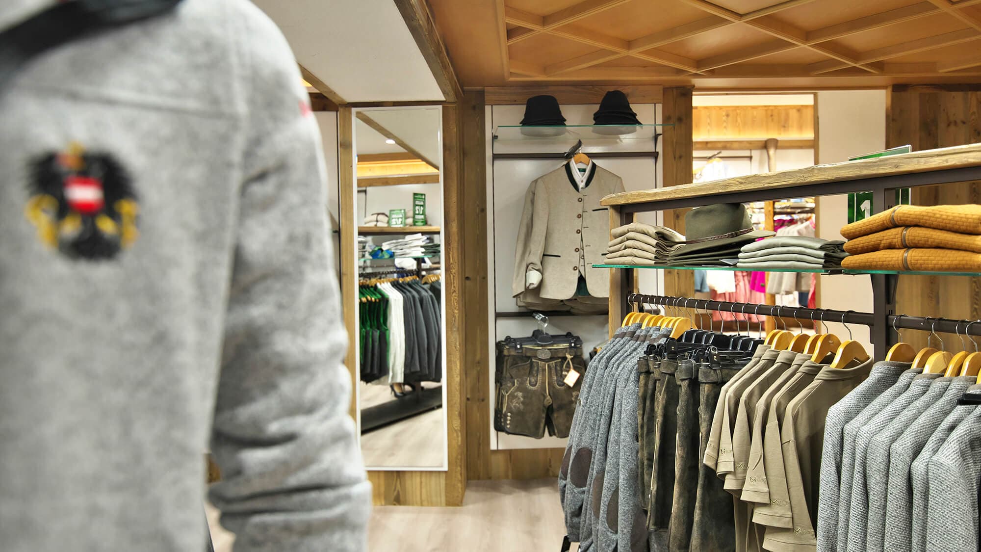 Zillertaler Trachtenwelt Bad Ischl Trachten Altholz