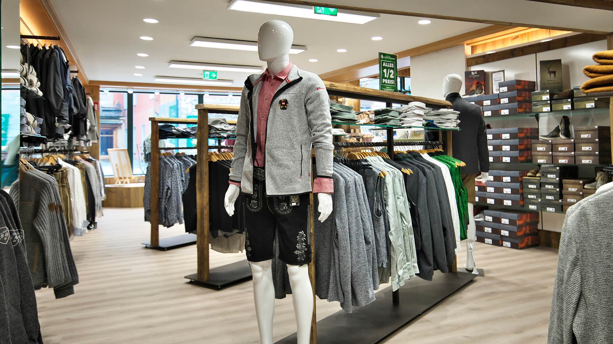 Zillertaler Trachtenwelt Bad Ischl Trachten Altholz