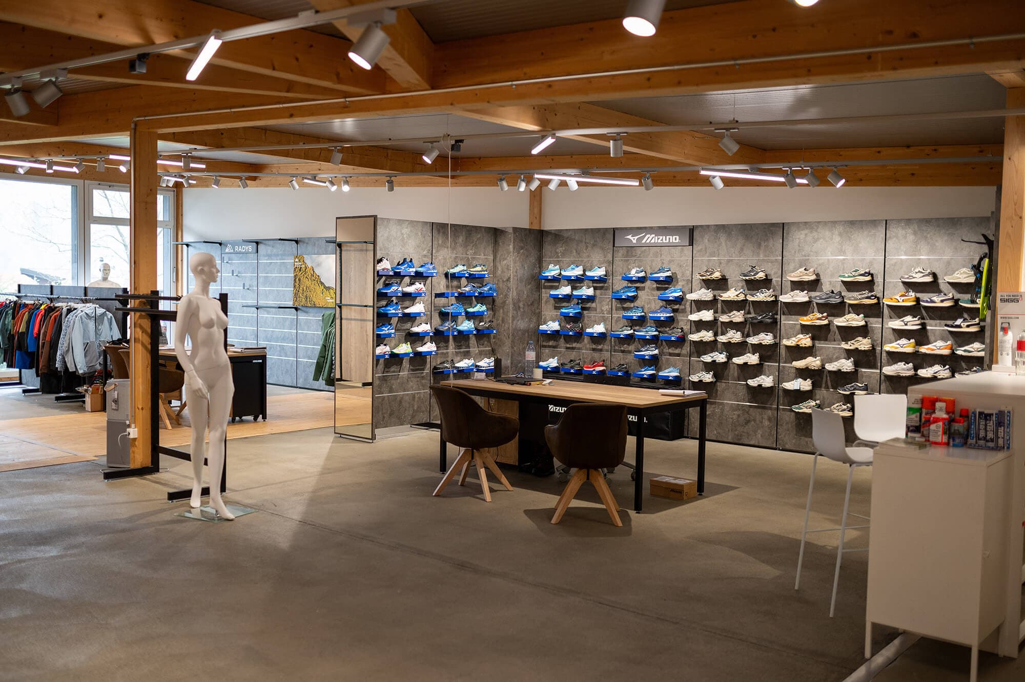 Catrade Aigles Showroom Schweiz Weiters Dekorspan