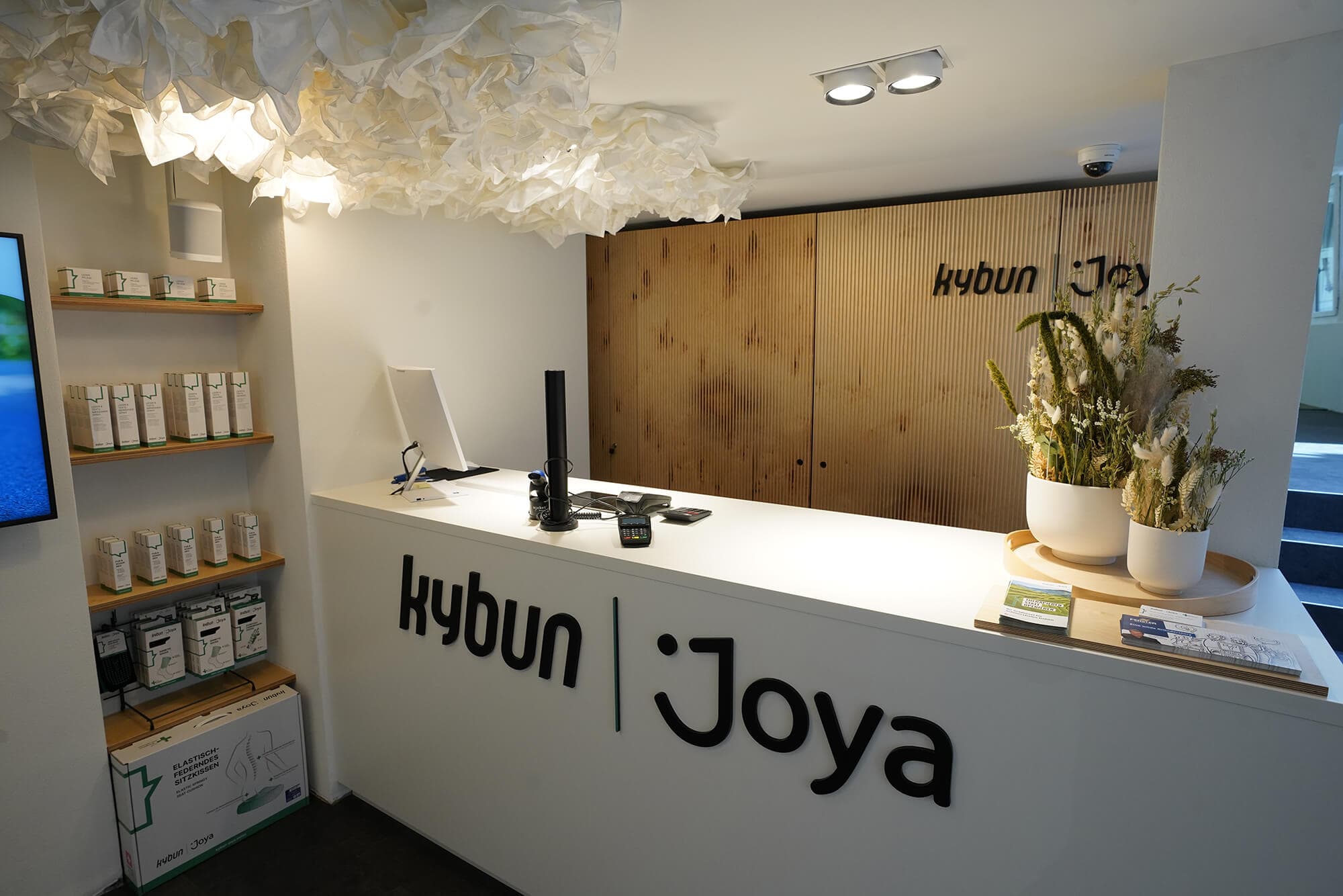 Kybun Zürich Gesundheit Schuhe Orthopädie Reisfeld Sitzbank