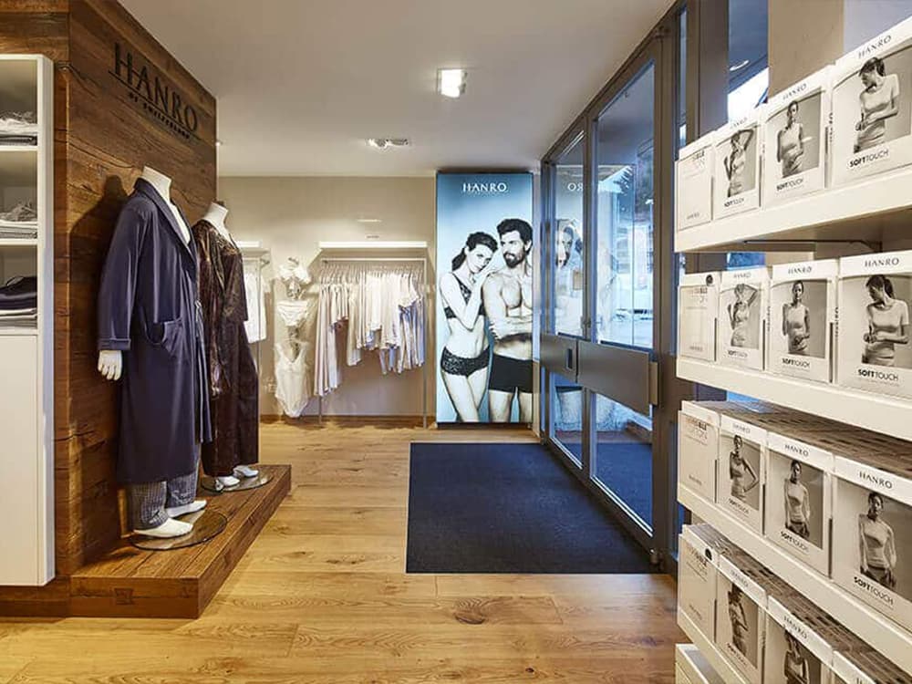 HANRO Gstaad Ladenbau Wäsche