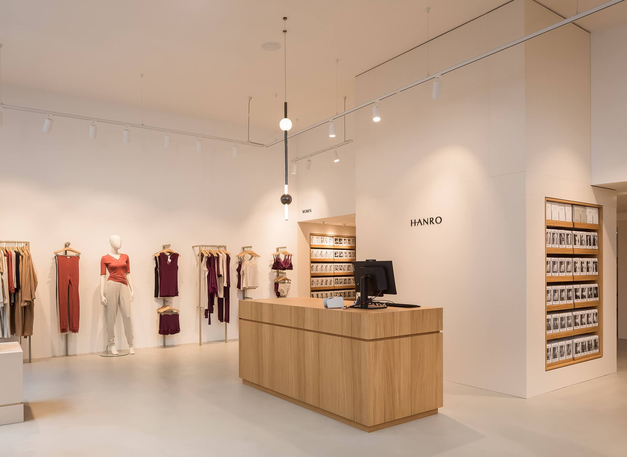 Hanro Wien Tuchlauben, Wäsche Eiche furniert natur lackiert, Schleiflack Dimity 2008 helle Räume