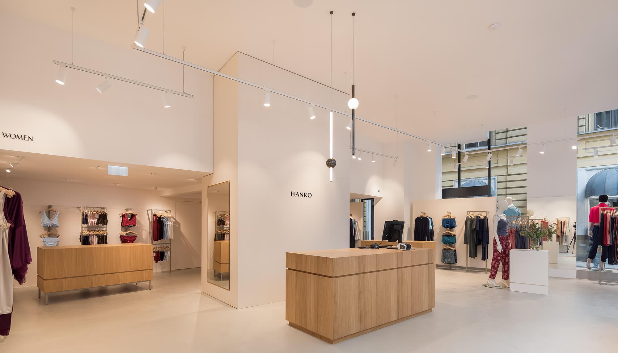 Hanro Wien Tuchlauben, Wäsche Eiche furniert natur lackiert, Schleiflack Dimity 2008 helle Räume