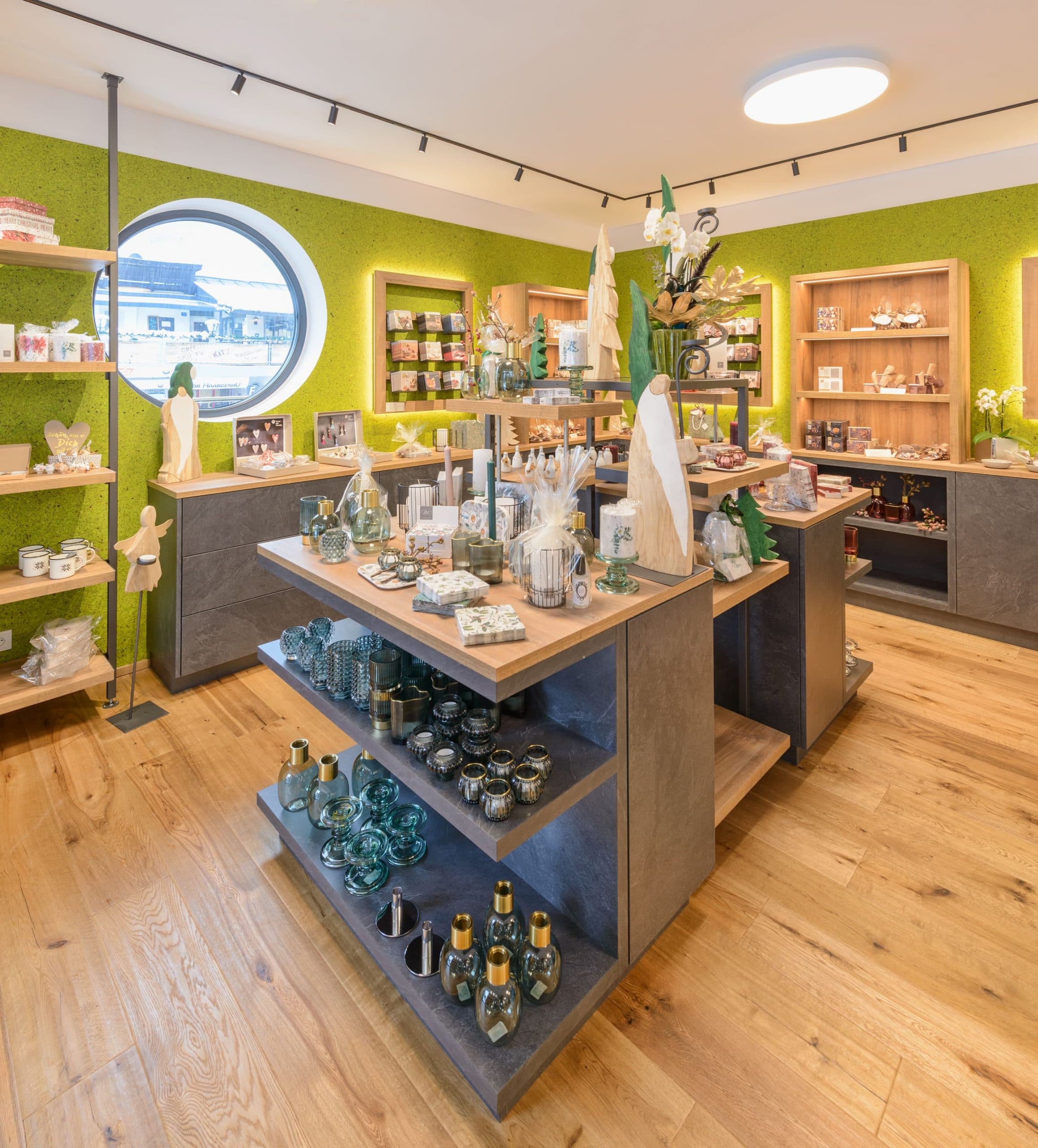 Edelwelt - Mode, Papeterie, Berger Schokolade - Leva Ladenbau