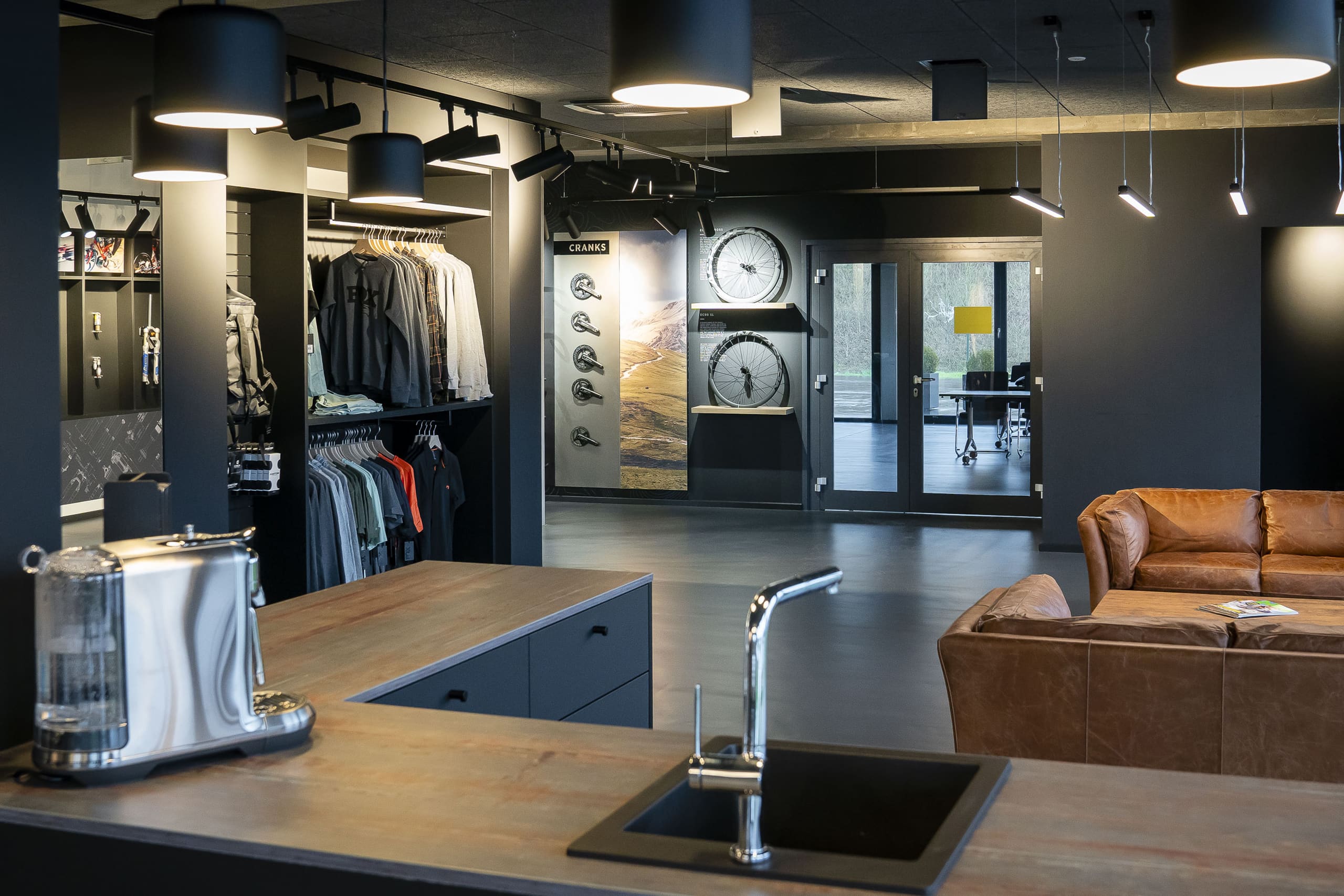 Fox Factory, MX / MTB und Bekleidung – Leva Ladenbau