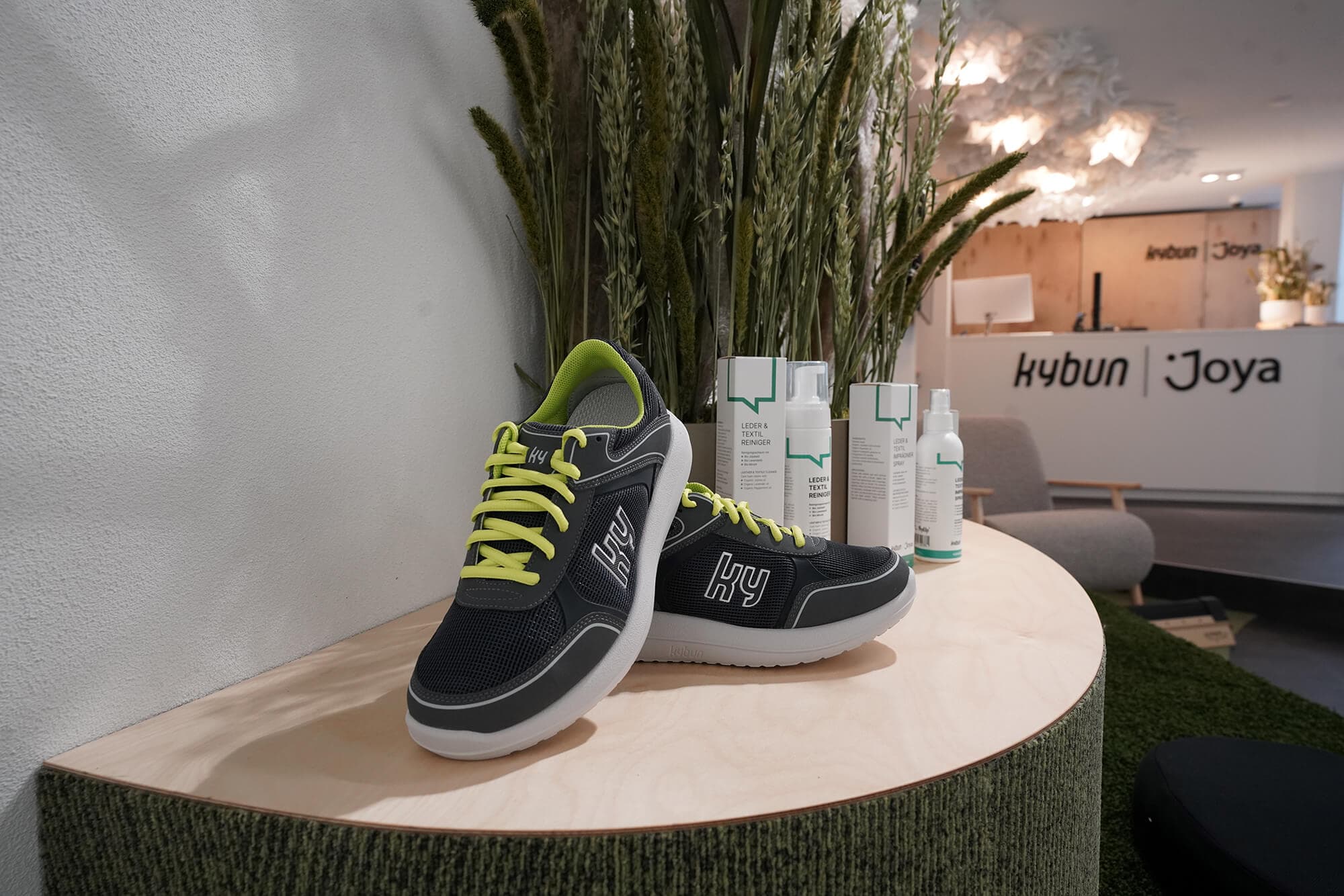 Kybun Zürich Gesundheit Schuhe Orthopädie Reisfeld Sitzbank